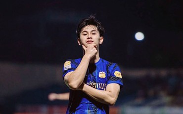 Visual "không góc chết" của Trần Gia Bảo, thần đồng bóng đá nhận suất đặc biệt lên U19 Việt Nam, fan mê rần rần