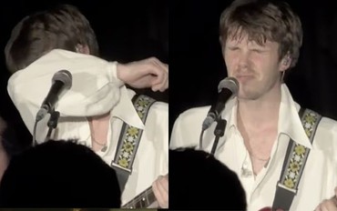 Cậu út nhà Beckham "trách móc" anh cả rồi tự mình bật khóc, lấy áo lau nước mắt, drama gia đình khiến ai cũng mệt mỏi!