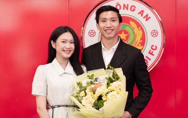 Đoàn Văn Hậu tự tung ảnh nét căng, ôm eo bà xã Doãn Hải My cực tình tứ trong ngày đặc biệt