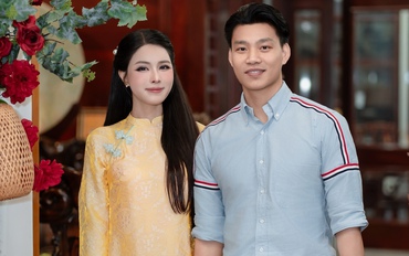 Văn Thanh bảnh bao đi hỏi vợ, nàng WAG xinh khác hẳn ngày thường