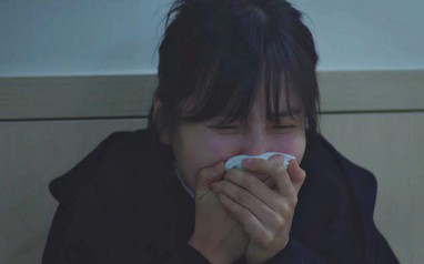 Bố mẹ người Việt, sống tại Việt Nam nhưng con kém tiếng Việt, phụ huynh hốt hoảng lên mạng xin tư vấn