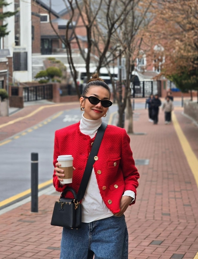 Phụ nữ trên 40 tuổi muốn mặc quần jeans đẹp thì hãy học Phạm Thanh Hằng, đảm bảo sành điệu suốt 4 mùa