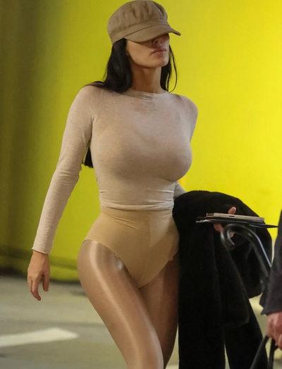 Vợ Kanye West không thích mặc quần