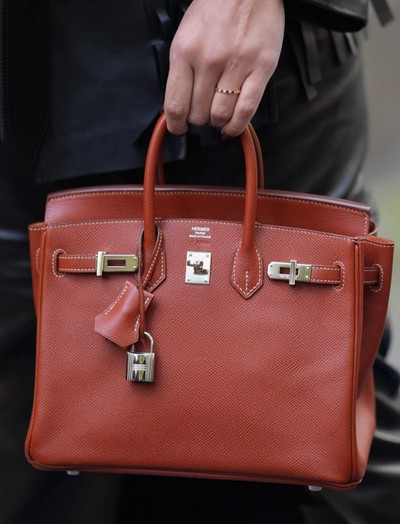 Túi Hermès mất giá, người giàu đã chùn tay?