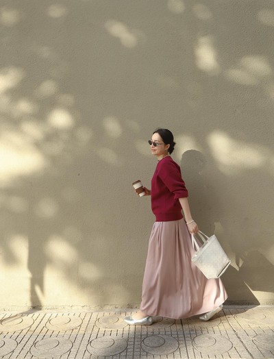 Cao chưa tới 1m60 nhưng Lê Hà Trúc vẫn hack dáng siêu đỉnh khi đi giày bệt, tất cả là nhờ 4 kiểu trang phục