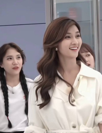 Bằng chứng của việc Kim Tuyến không biết già và xấu là gì