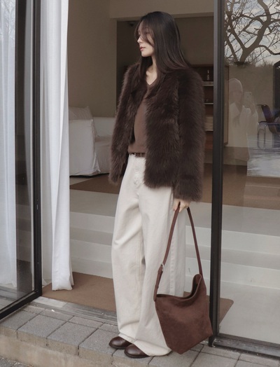 2 kiểu quần dài đang "hot" bùng nổ: Màu sắc sang trọng, mặc lên nhìn trẻ hơn hẳn quần đen