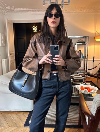 Phụ nữ Pháp không chọn áo khoác cầu kỳ, họ ưu tiên 4 kiểu tối giản để mặc thế nào cũng sang