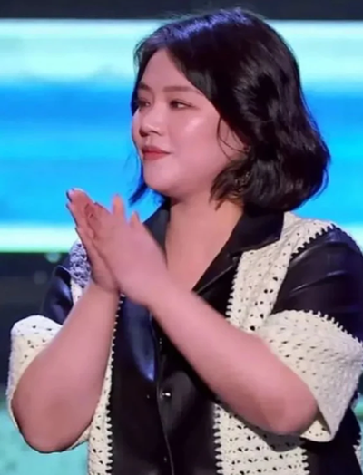 Giảm 25kg trong 6 tháng, cô gái lộ nhan sắc rạng rỡ vì trẻ ra cả chục tuổi