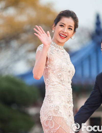 Đỉnh nhất trend 2016: Chi Pu chính là huyền thoại, được báo Hàn khen tận mây xanh, lộng lẫy hơn minh tinh Hàn Quốc