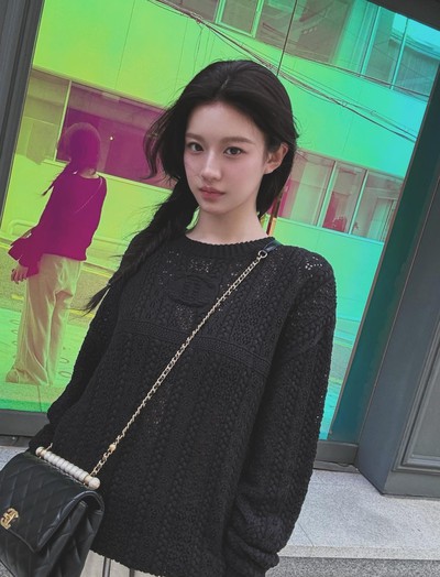 Khắp nơi đang nói về một nữ chính phim Hàn đẹp lộng lẫy siêu thực, nhưng lại chỉ thích mặc đồ tối giản