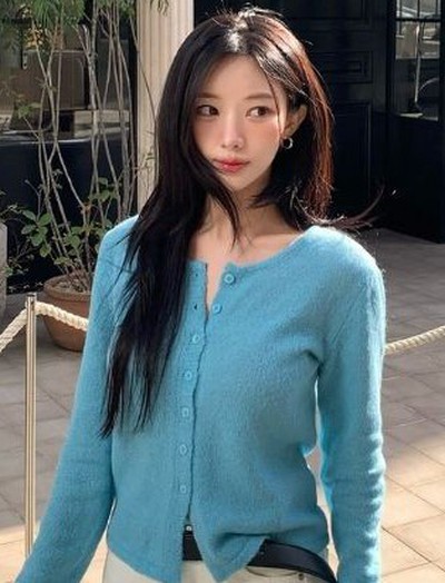 Lý do phụ nữ ở mọi độ tuổi nên mặc đồ sáng màu thường xuyên hơn