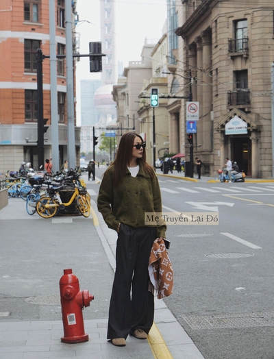 Mẹ tôi bảo: Quần ống rộng đẹp nhất là khi mặc cùng 5 kiểu áo này