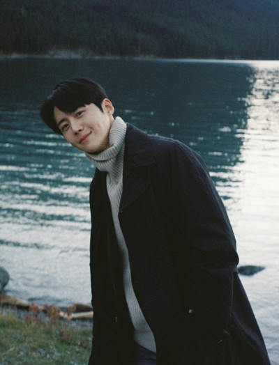 Nam diễn viên có nụ cười phải trao giải Nobel: Bí quyết chăm vẻ đẹp trai tuổi 40 của Kim Seon Ho