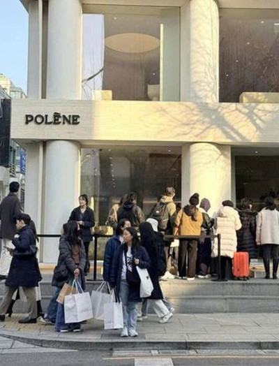 Polène sắp tăng giá, dân tình xếp hàng dài tranh thủ mua gom