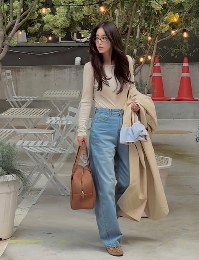 Style của phụ nữ ngoài 40 sẽ trẻ ra 5 tuổi nhờ 4 mẫu áo dài tay