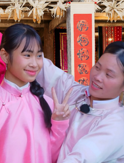 Khung hình hiếm nhất của gia đình chị Thông, tiểu mỹ nhân trong nhà lại khiến cõi mạng xôn xao