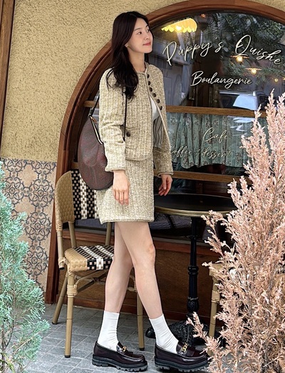 5 cách mặc chân váy ngắn trẻ trung mà vẫn vô cùng tinh tế dành cho phụ nữ ngoài 40 tuổi