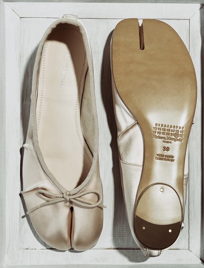 Hot trend 2026 gọi tên giày satin: Từ giày búp bê tới sneakers đều xinh cỡ này, bảo sao MXH mê đắm!