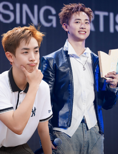 Trọn bộ visual của trai đẹp CONGB tại WeChoice Awards 2025: Chỉ 1 từ quá "PEAK"!