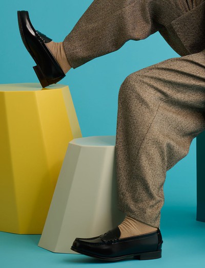 Haruta Loafers: Mẫu giày học sinh trăm năm tuổi của Nhật khiến nam giới bỏ bê tất cả sneakers