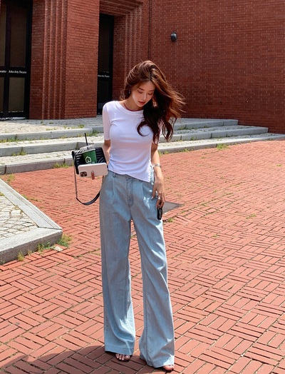 4 mẫu áo basic mùa hè cho những ai thích sự đơn giản