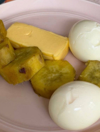 Bữa sáng khác lạ của Hà Tăng: Một nguyên liệu nhiều người chê béo xuất hiện, hoá ra có thể dưỡng mềm da và bóng tóc cực tốt