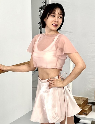 Cơ bụng đáng nể của Son Ye Jin