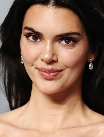 Chùm ảnh da thật đến mất lòng của dàn sao Oscar 2026: Người nổi tiếng đang chuộng kiểu già đi một cách tự nhiên