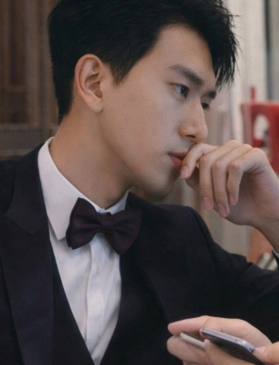 "Mũi gồ bay" và cuộc lật đổ thầm lặng của chuẩn đẹp Châu Á, đến đàn ông cũng phải xếp hàng "độ nhan"