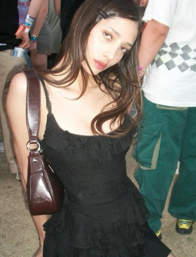 Siêu mẫu triệu view có đôi mắt mơ màng, từng "chặt đẹp" Kendall Jenner vì walk phát nào “bén” phát đấy