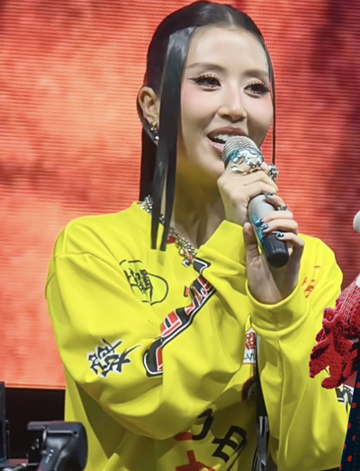 Quỳnh Anh Shyn mặc áo Lựu Đạn chất lừ nhưng thú nhận “mất lửa nghề” giống Tóc Tiên