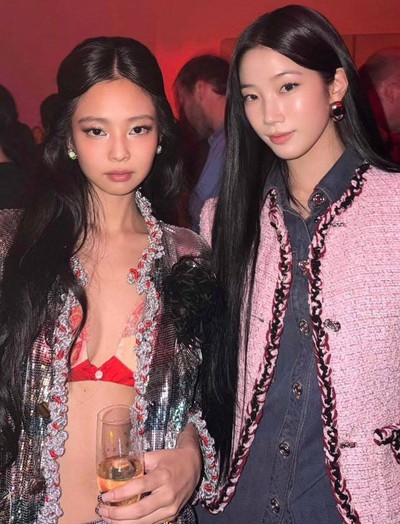 "Bản sao Suzy" khoe cơ bụng nét căng, nét sang không kém Jennie