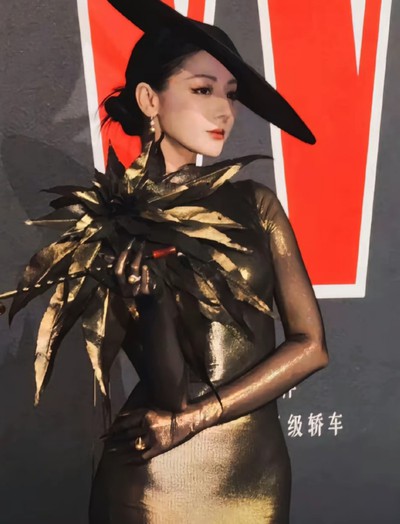 Địch Lệ Nhiệt Ba hot rần rần dù không dự Met Gala
