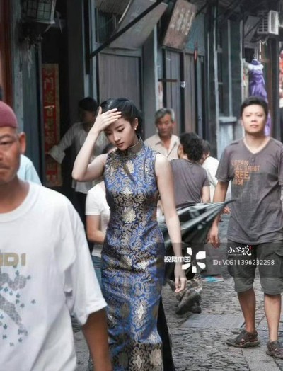 Hình ảnh 16 năm trước của Lưu Diệc Phi hot lại nhờ đặc quyền không phải ai cũng có