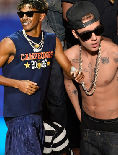 Lamine Yamal lộ hết vòng 3, khiến quần lót cháy hàng, tưởng mình là Justin Bieber hay sao?