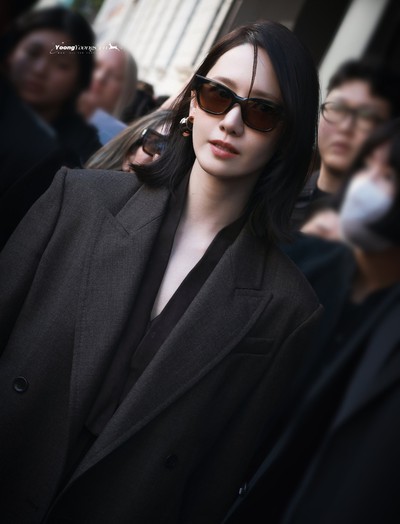 Yoona tổng tài ăn đứt Yoona bánh bèo, cam zoom cận đẹp hết phần thiên hạ