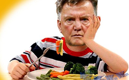 Ảnh chế: Van Gaal rơi vào trận "thập diện mai phục" của truyền thông