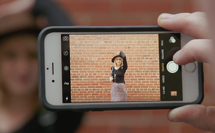 Instagram Husband - Những anh xã hành nghề "phó nháy" cho vợ sống ảo
