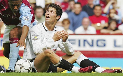 Sir Alex hé lộ tin mật khiến Ronaldo chỉ còn nước "chui xuống đất" vì xấu hổ