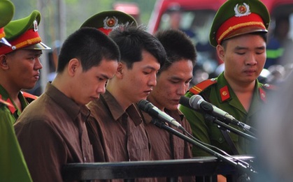 Dương và Tiến mong được gặp người nhà lần cuối sau khi nhận bản án tử hình