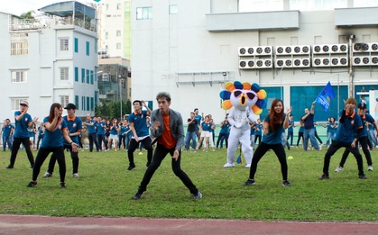 "Phát sốt" với màn nhảy Flashmob của top 3 "Thử thách cùng bước nhảy"