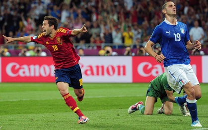 Italia lo sốt vó trước trận chung kết sớm chạm trán Tây Ban Nha