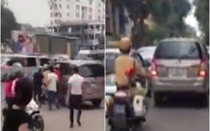 Hà Nội: Người dân truy đuổi, đập vỡ kính ô tô sau khi tài xế tông CSGT rồi bỏ chạy