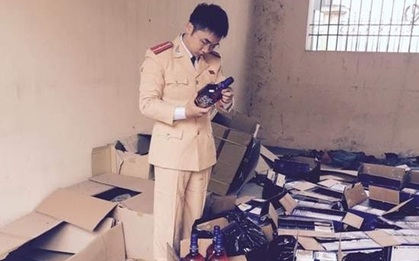 Thanh Hóa: Bắt giữ hàng trăm chai rượu ngoại không rõ nguồn gốc đang tuồn về Hà Nội