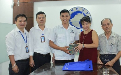 Hà Nội: Tài xế taxi trả lại 650 triệu đồng cho nữ Việt kiều Đức