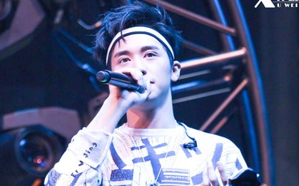 Hứa Ngụy Châu đẹp trai ngời ngợi, khiến fan mãn nhãn trong concert đầu tiên