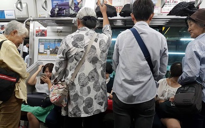 "Được nhường ghế trên tàu thì ai chả thích": liệu đây có phải câu chuyện của người già Nhật Bản?