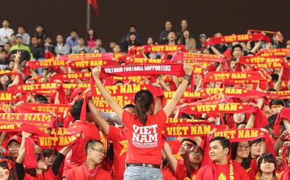Chê vé đắt, hội CĐV ra quán cà phê ủng hộ tuyển Việt Nam