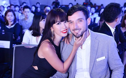 Siêu mẫu Hà Anh khoe cử chỉ tình tứ bên ông xã tại sự kiện
